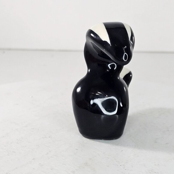Vintage Ceramic Walker Potteries Monrovia California Skunk Black White - Picture 7 of 9
